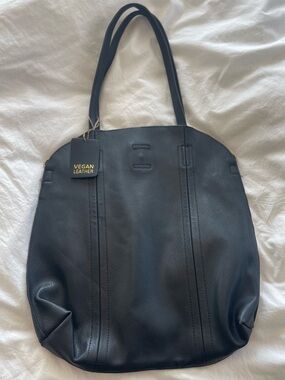Vegan Leather Tote Bag in Black